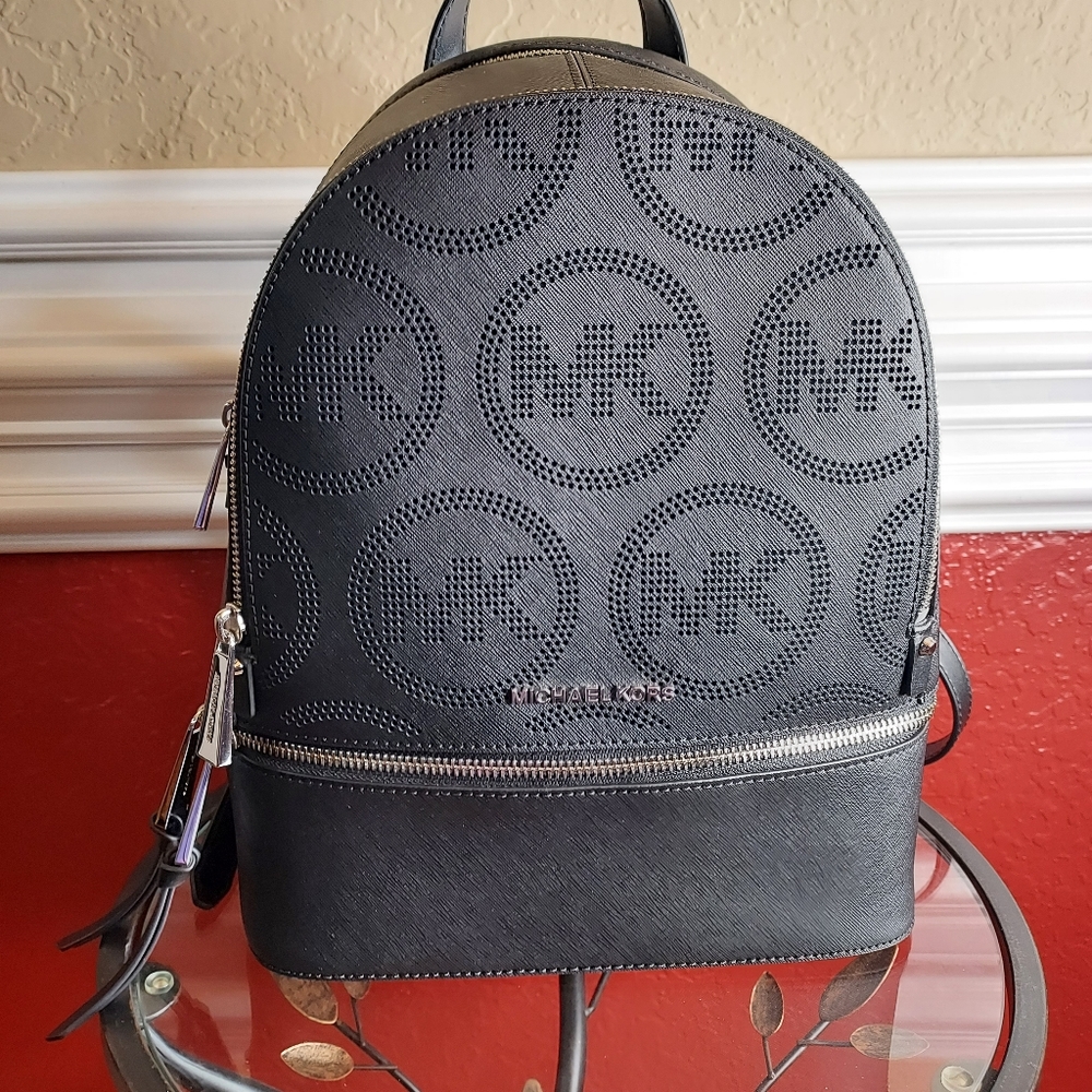 Michael  Michael Kors Rhea Zip Black Medium Backpack